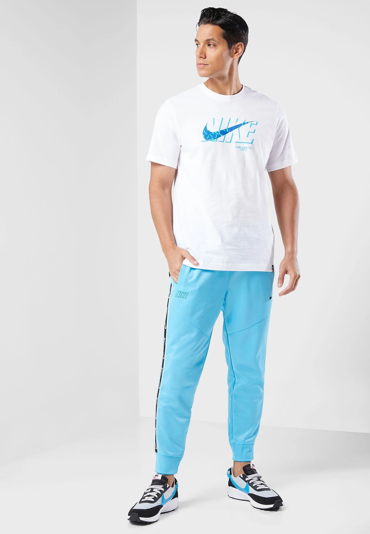 Nike Chelsea Seasonal Swoosh T-Shirt 6 Nike Chelsea Seasonal Swoosh T-Shirt - Image 4