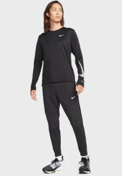 Nike Dri-Fit Miler Flash T-Shirt -Active Fashion Store 5 zoom desktop 136