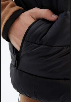 DeFacto Standard Fit Sleeveless Padded Gilet -Active Fashion Store 5 zoom desktop 192