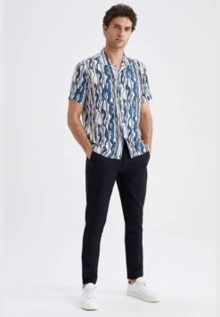 DeFacto Modern Fit Short Sleeve Printed Shirt -Active Fashion Store 5 zoom desktop 220