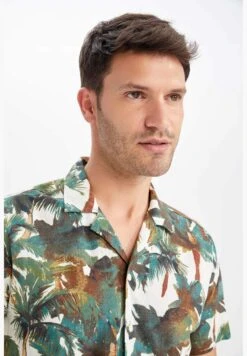 DeFacto Regular Fit Shorts Sleeve Jungle Print Shirt -Active Fashion Store 5 zoom desktop 232
