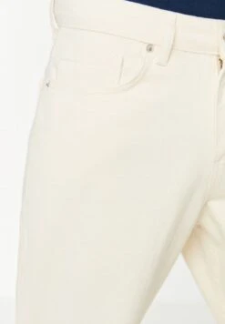 Trendyol Light Wash Straight Fit Jeans -Active Fashion Store 5 zoom desktop 387