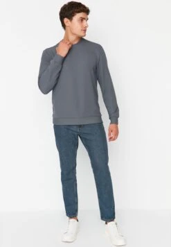 Trendyol Mid Wash Relaxed Fit Jeans -Active Fashion Store 5 zoom desktop 497