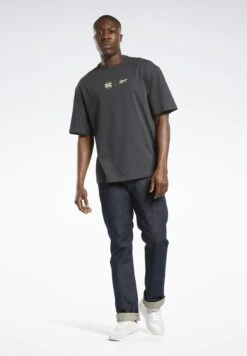 Reebok Batman Vs. The Joker Graphic T-Shirt 11 Reebok Batman Vs. The Joker Graphic T-Shirt -Active Fashion Store 5 zoom desktop 94