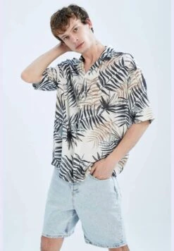 DeFacto Relax Fit Short Sleeve Palm Print Shirt -Active Fashion Store 6 zoom desktop 105