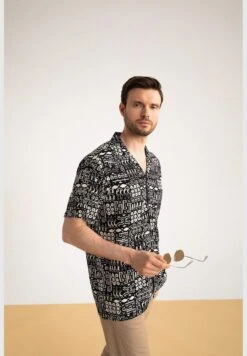 DeFacto Modern Fit Short Sleeve Mystic Print Shirt -Active Fashion Store 6 zoom desktop 138