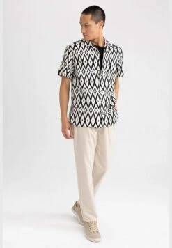 DeFacto Man Woven Short Sleeve Shirt -Active Fashion Store 6 zoom desktop 162