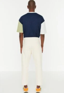 Trendyol Light Wash Straight Fit Jeans -Active Fashion Store 6 zoom desktop 201