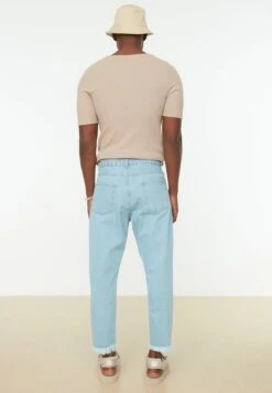 Trendyol Light Wash Relaxed Fit Jeans -Active Fashion Store 6 zoom desktop 223