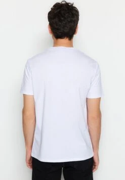 Trendyol Fluffy Art Print Crew Neck T-Shirt -Active Fashion Store 6 zoom desktop 56