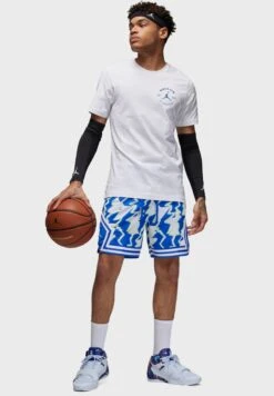 Jordan Sport Graphic T-Shirt -Active Fashion Store 6 zoom desktop 63