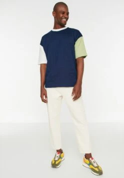 Trendyol Light Wash Straight Fit Jeans -Active Fashion Store 7 zoom desktop 169