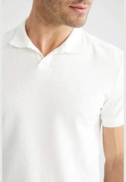 DeFacto Man Resort Neck Short Sleeve Knitted Polo T-Shirt -Active Fashion Store 7 zoom desktop 210