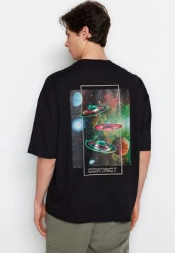 Trendyol Graphic Crew Neck T-Shirt -Active Fashion Store 7 zoom desktop