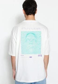 Trendyol Graphic Print Crew Neck T-Shirt 17 Trendyol Graphic Print Crew Neck T-Shirt -Active Fashion Store 7 zoom desktop 44