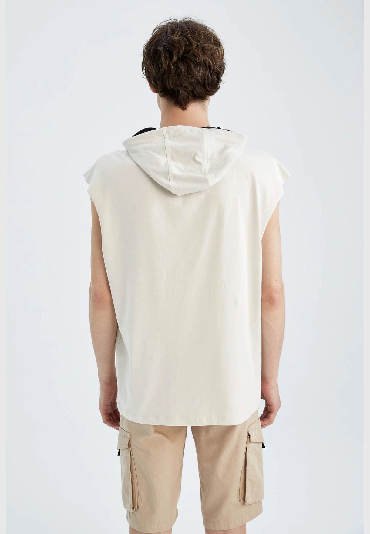 DeFacto Man Oversize Fit Hooded Strappy Vest 9 DeFacto Man Oversize Fit Hooded Strappy Vest - Image 7
