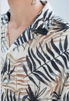 DeFacto Relax Fit Short Sleeve Palm Print Shirt -Active Fashion Store 7 zoom desktop 84