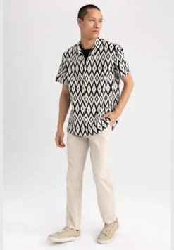 DeFacto Man Woven Short Sleeve Shirt -Active Fashion Store 8 zoom desktop 117