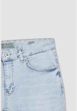 DeFacto Comfort Fit Straight Leg Jeans -Active Fashion Store 8 zoom desktop 144