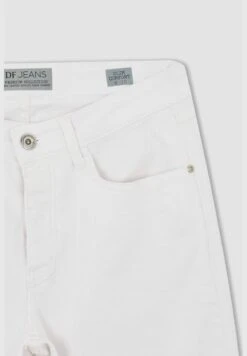 DeFacto Comfort Fit Straight Leg Jeans -Active Fashion Store 8 zoom desktop 152