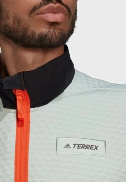 ADIDAS Utilitas Logo Sweatshirt -Active Fashion Store 8 zoom desktop 45