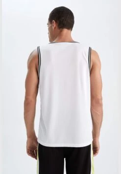 DeFacto Man Fit Shaquille O'Neal Licenced Oversize Fit Vest -Active Fashion Store 8 zoom desktop 53