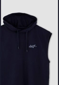 DeFacto Man Slim Fit Hooded Sleeveless Vest -Active Fashion Store 8 zoom desktop 69