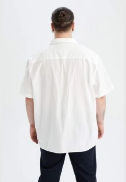 DeFacto Man Plussize Fit Resort Neck Woven Top Short Sleeve Shirt -Active Fashion Store 9 zoom desktop 48